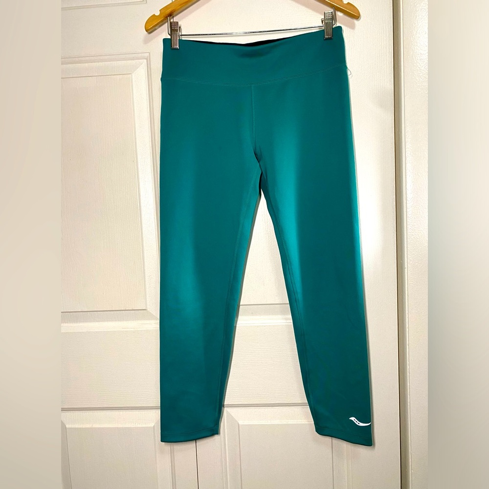 Saucony running crop pants